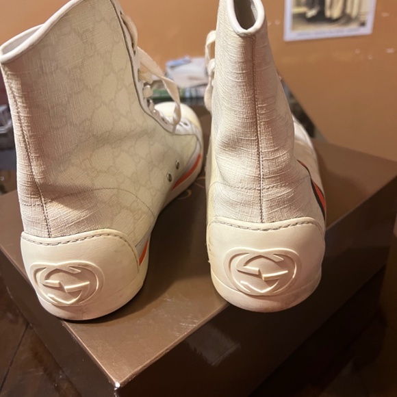 Gucci - Picture 2 of 5